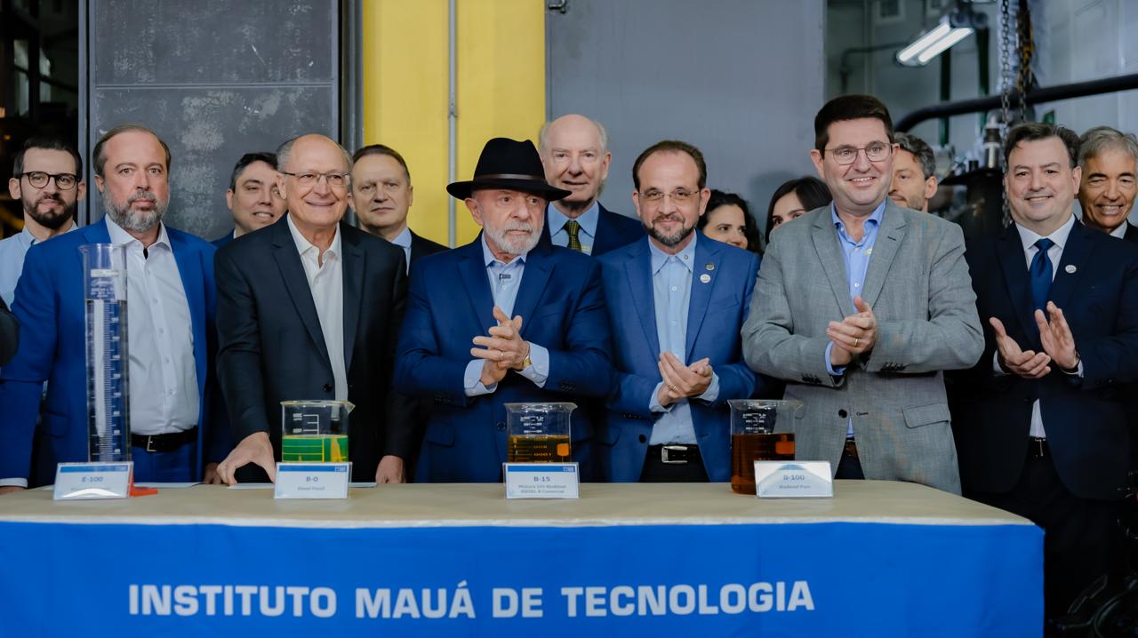 Presidente Lula acompanha testes de biodiesel no Instituto Mauá de Tecnologia